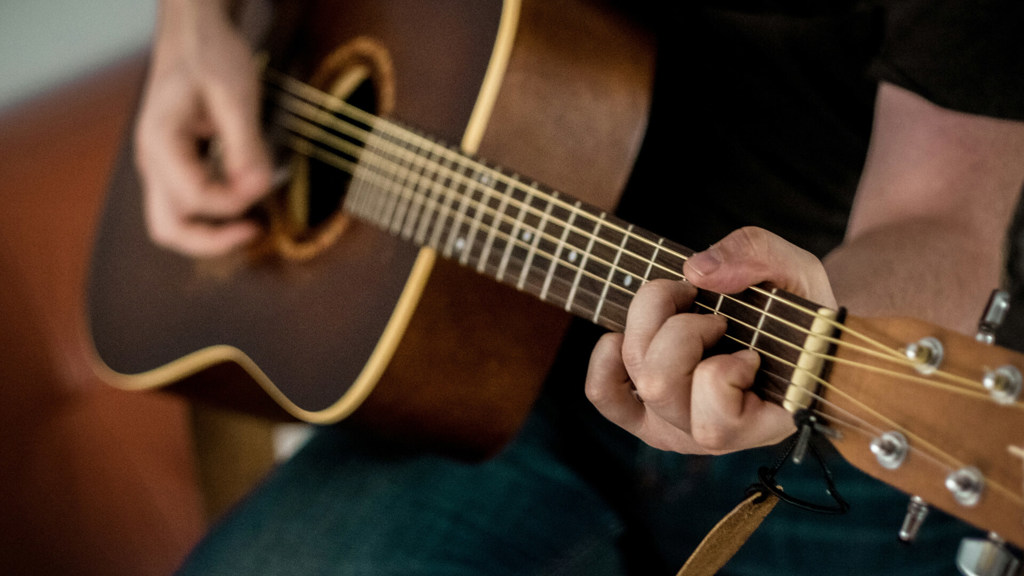 10 der besten Fingerstyle-Cover bekannter Songs