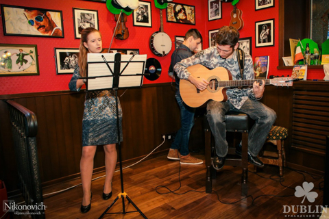 Playing irish tunes at «Dublin» cafe