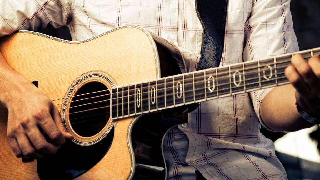 Benefits and challenges of fingerstyle